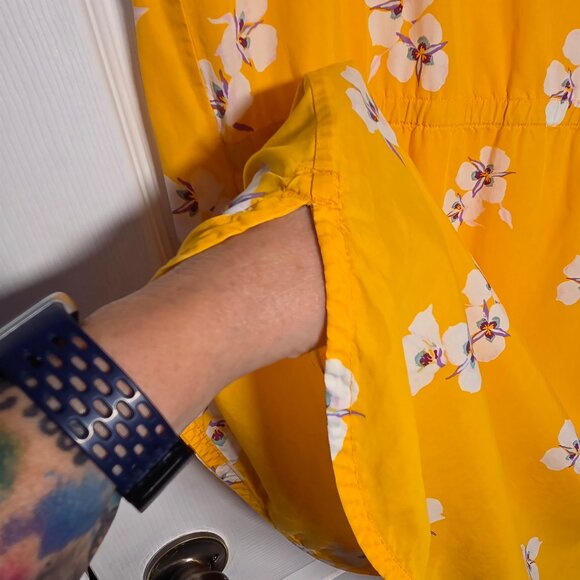Patagonia Work Wear Golden Yellow Floral Pockets Dress - Size Medium - Picture 4 of 8